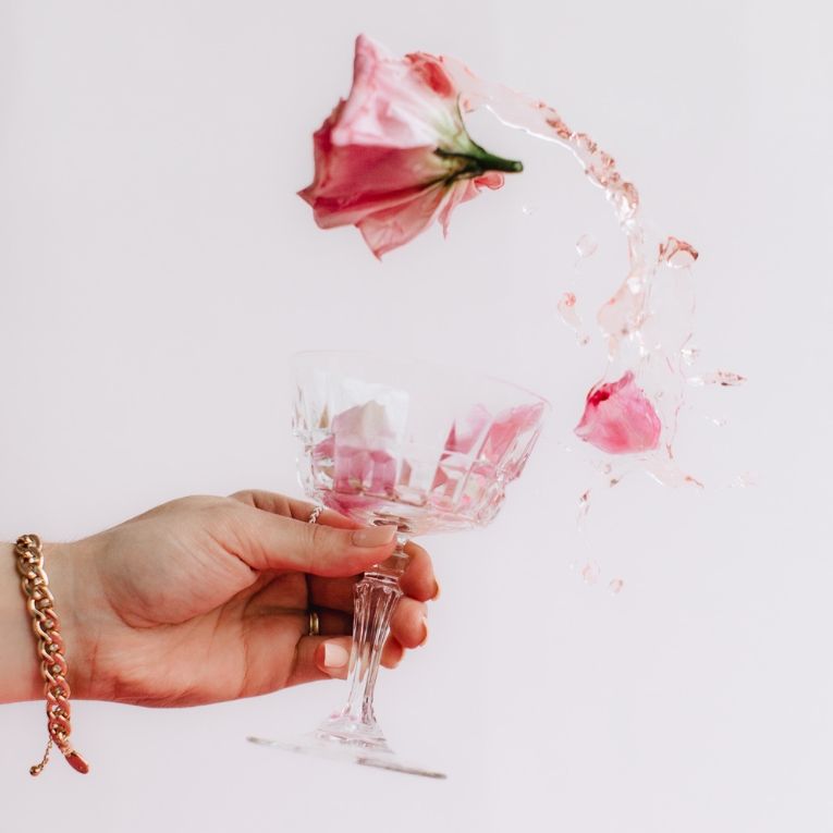 LIQ-2024-Rose-Glass-Alternating