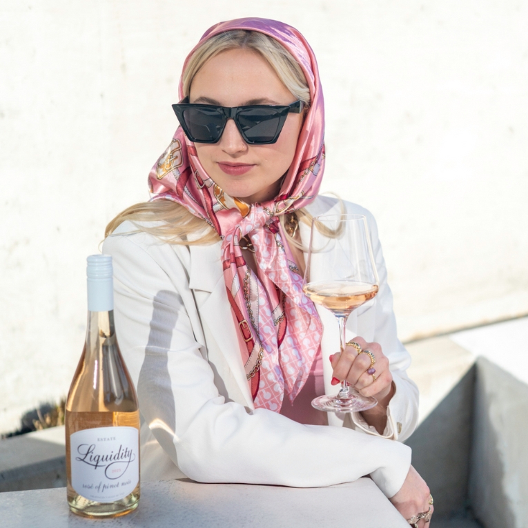 LIQ-Rose-Scarf-Main-Alternating